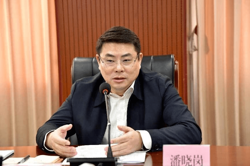 市政府合作交流办秘书长,市合作交流工作党委副书记,上海市政府合作