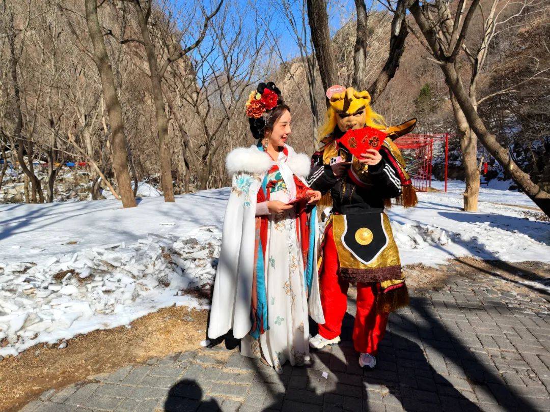 "洛阳花果山景区"官方抖音,关注现在抢购新春游园会早鸟门票仅需19