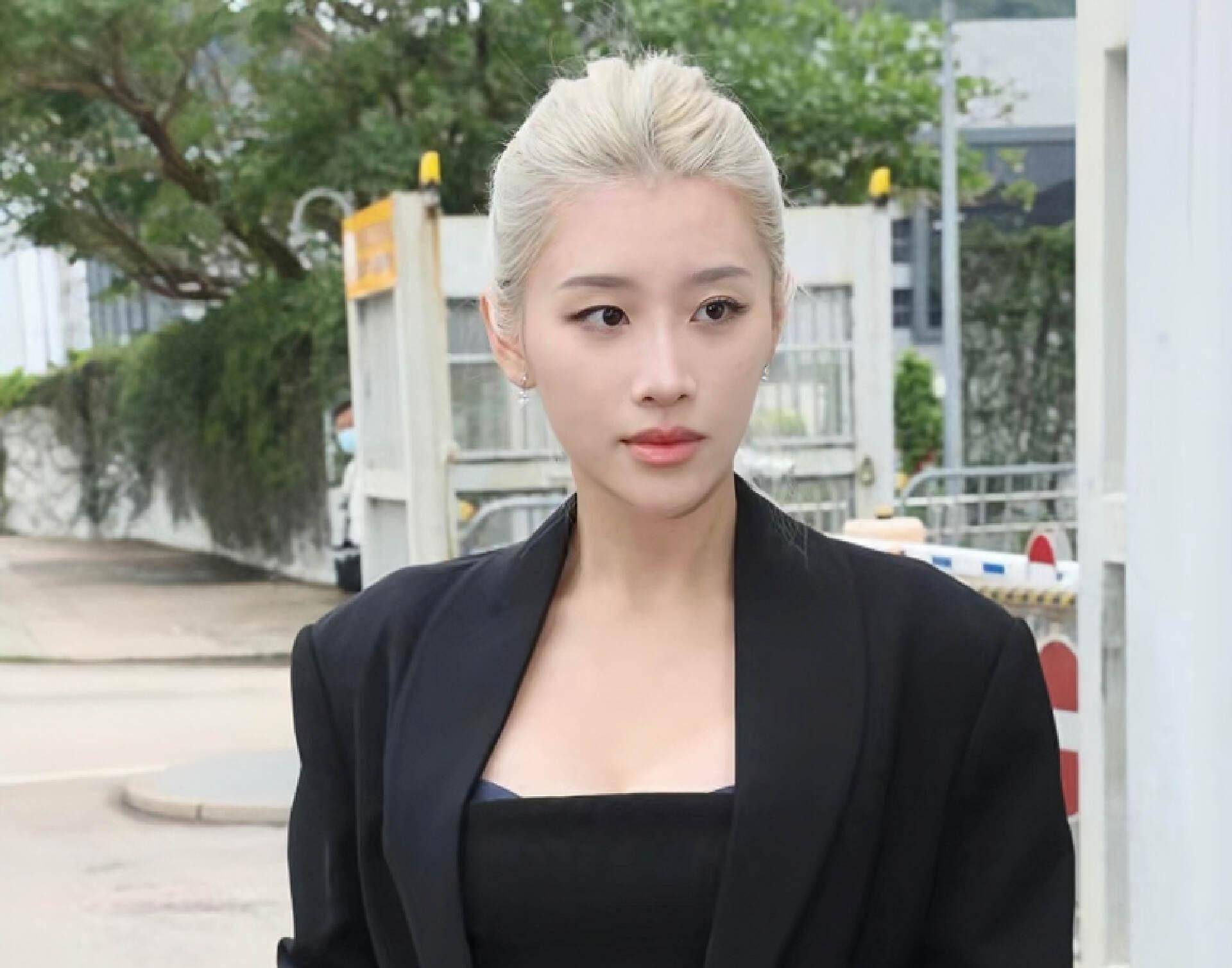 tvb落选港姐火速上位,丰满身材成杀手锏,比同届冠军待遇还好