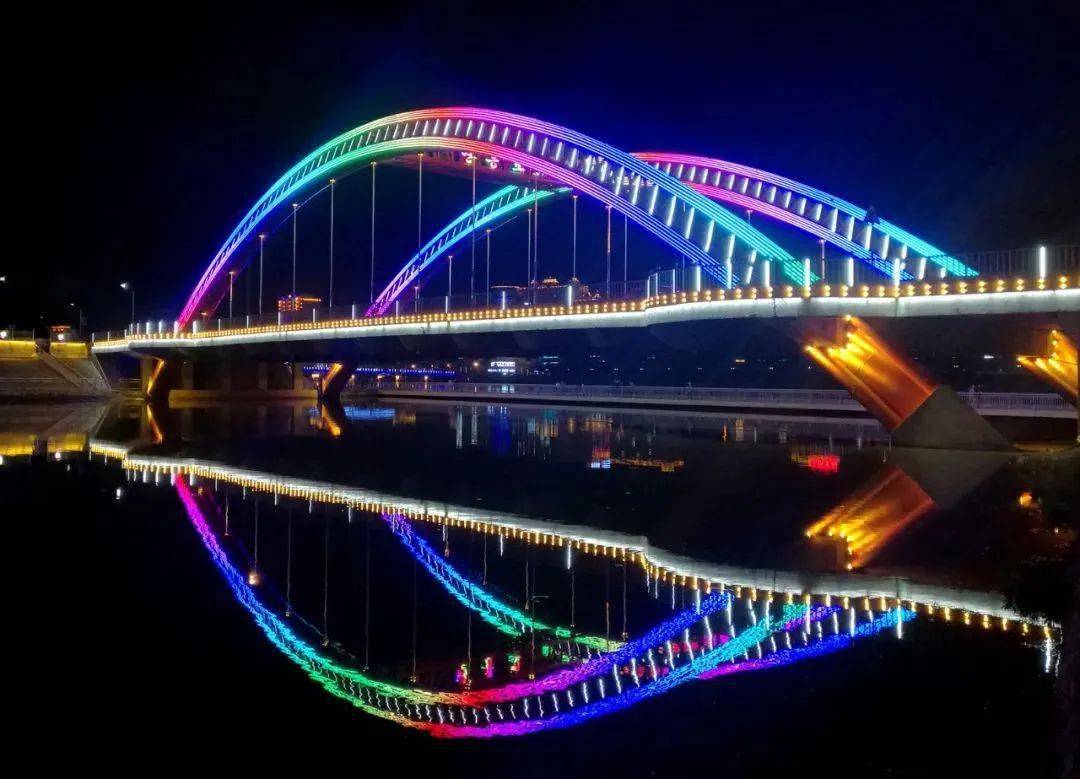 梅河口市冬日的梅河口有雪落时节童话般的银装素裹有各式各样的"舌尖