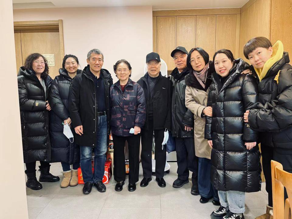 新春特辑|前行不忘耕耘者,敬老慰问暖人心_李树_李振东_头颈