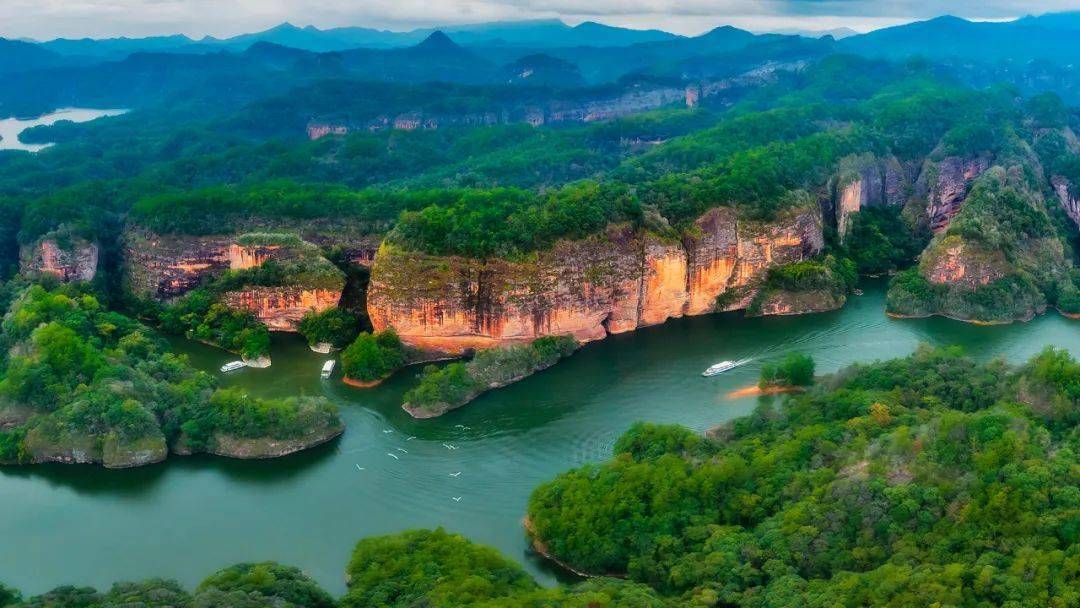 入展作品展览2月6日开幕 | "泰宁—中国丹霞故事开始的地方"全国摄影