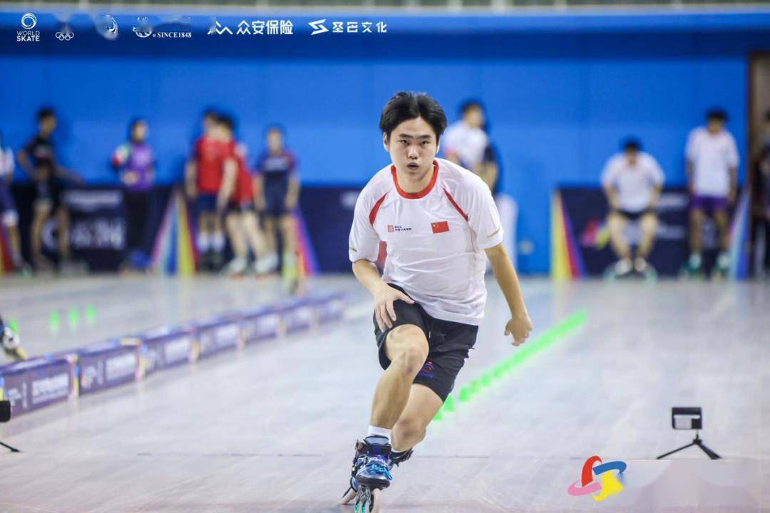 8名轮滑运动员获国际级运动健将称号!_上海市_世界_黄浦区