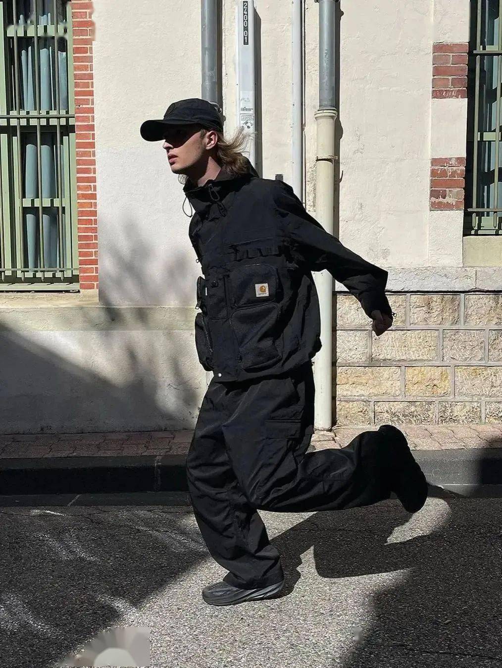 依然是「carhartt」大年?巴黎时装周上被忽视的「蓝领