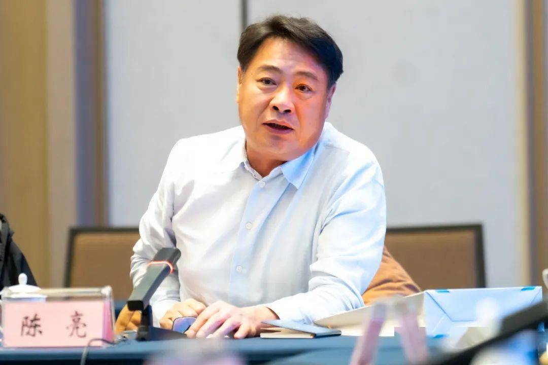 光威集团董事长陈亮出席"威海企业家日"活动_发展_链_