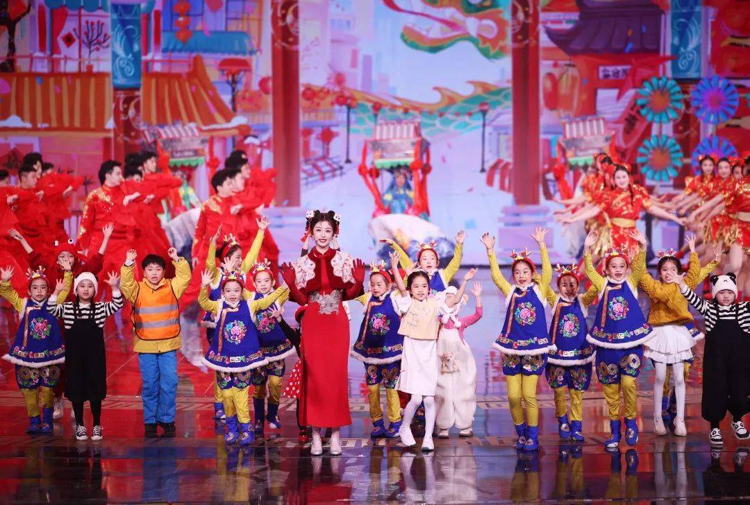 古都文化与流行元素,让年味儿包裹京味儿,既满足全国人民的审美需求