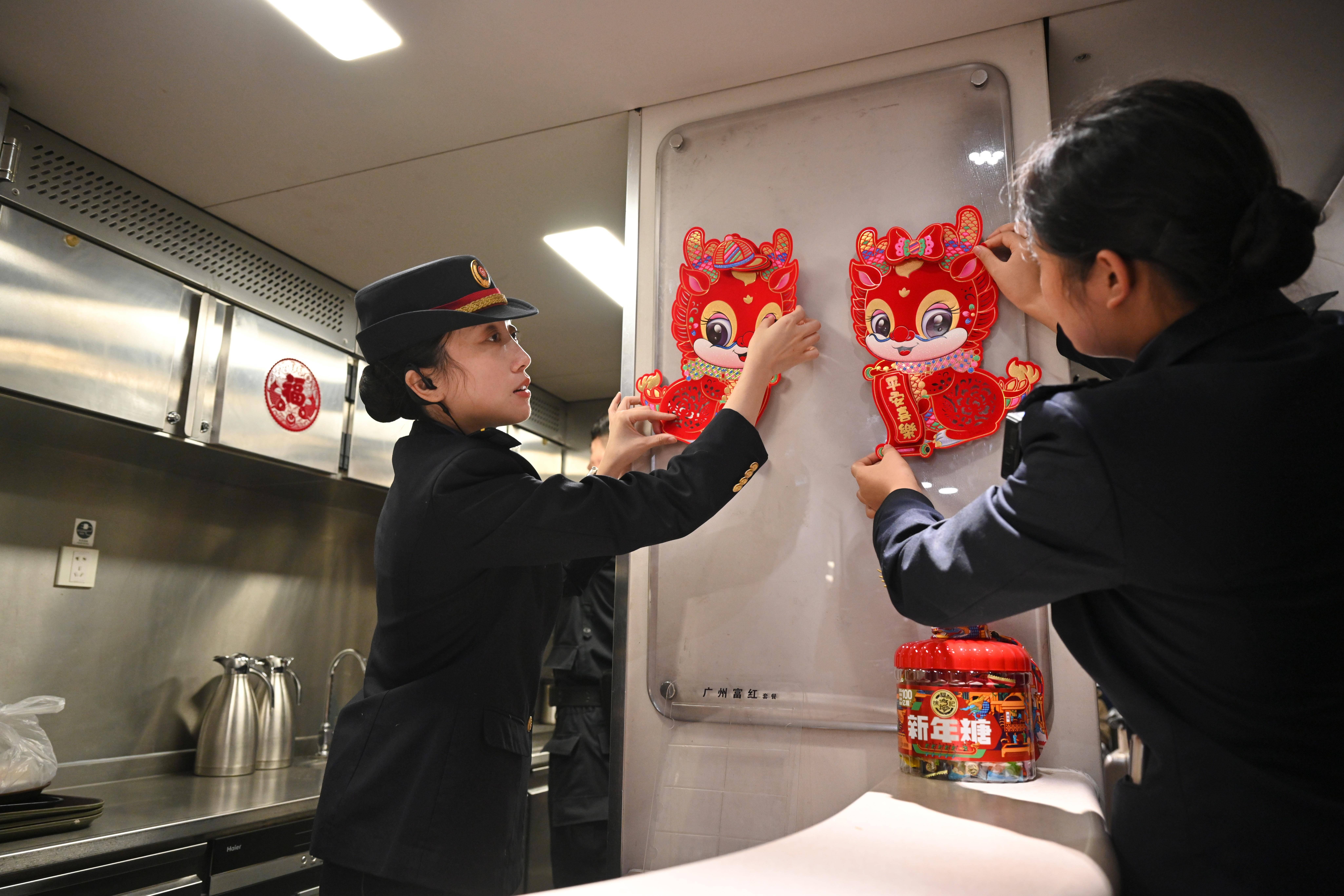 新春走基层|列车长尹琳的第十四个春运