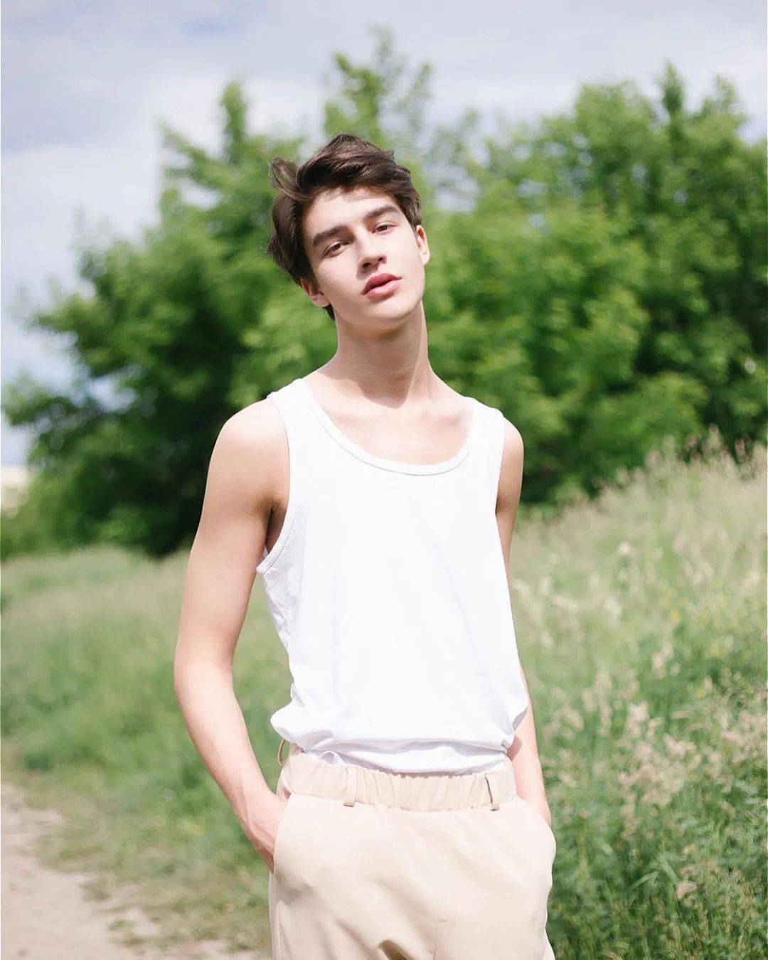 小小帅哥一枚,颜值逆天惊雷,可盐可甜他是谁?_pavel_semenov_身高