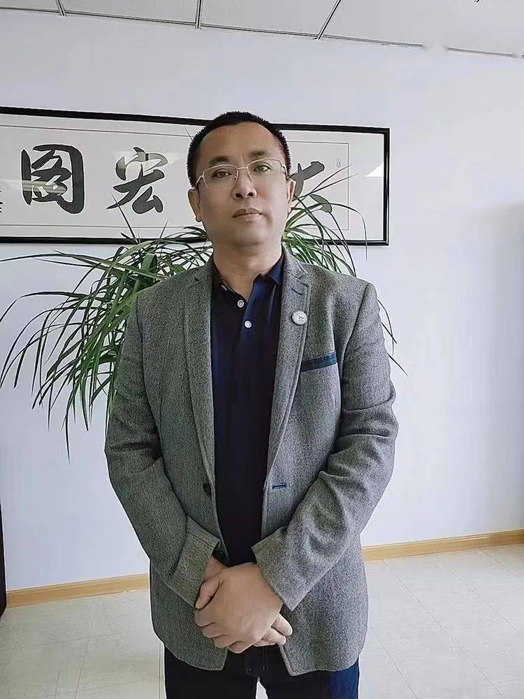 职业技术学校☆——大连兰克艺术中等职业学校校长 王一士新的一年,愿