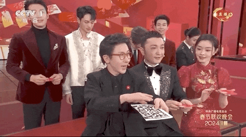 龙年春晚这11个瞬间,难忘!_舞台_网友_歌曲