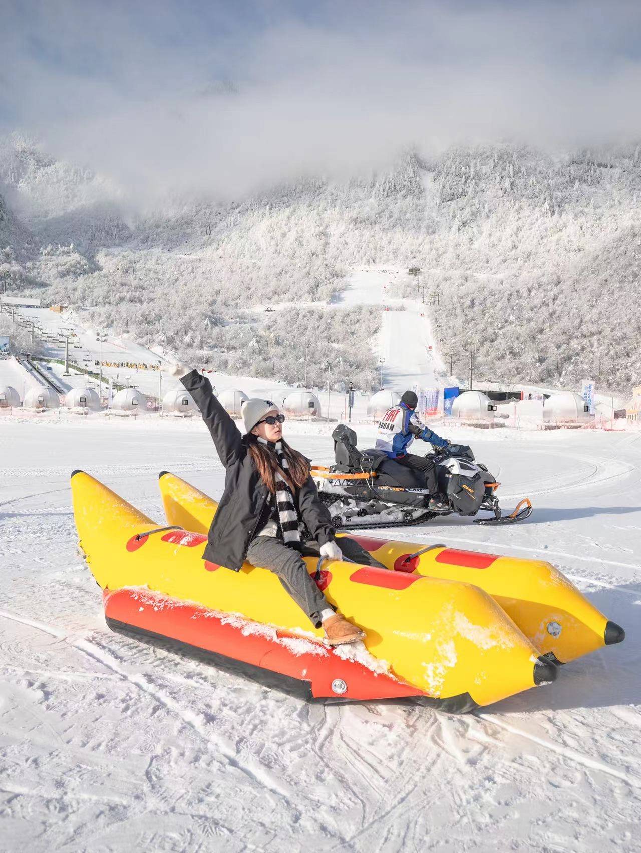 西岭雪山滑雪场图片