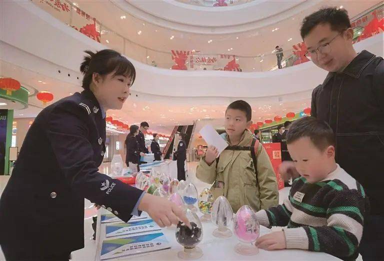 春节我在岗 | 站好"平安岗" 当好"守护人" 兰州公安为