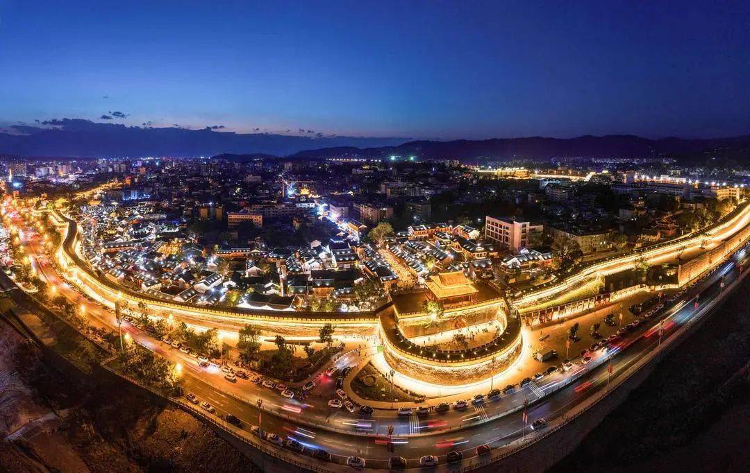 建昌城,始建于1388年,据清嘉庆版《宁远府志》载,建昌卫旧城,"明洪武