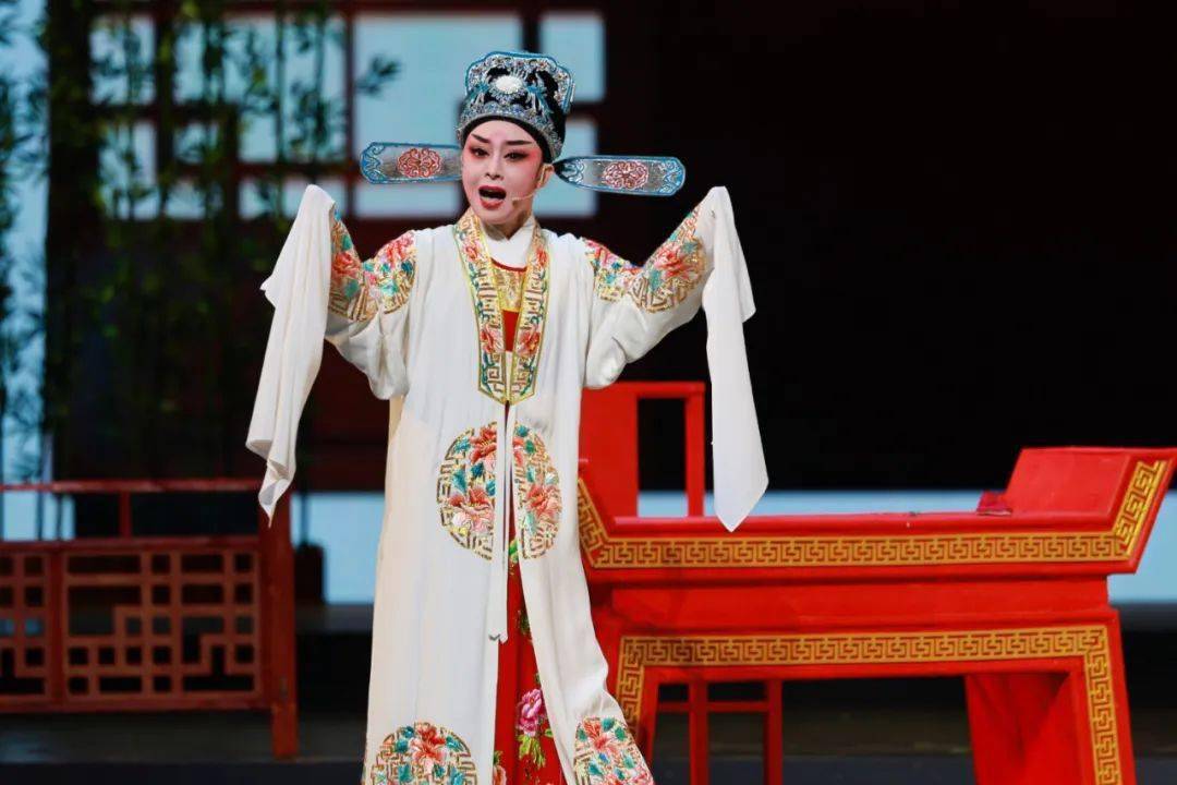 十佳葛小玉选送单位:三门县文化馆比赛曲目:《蝴蝶梦61劈棺》a组