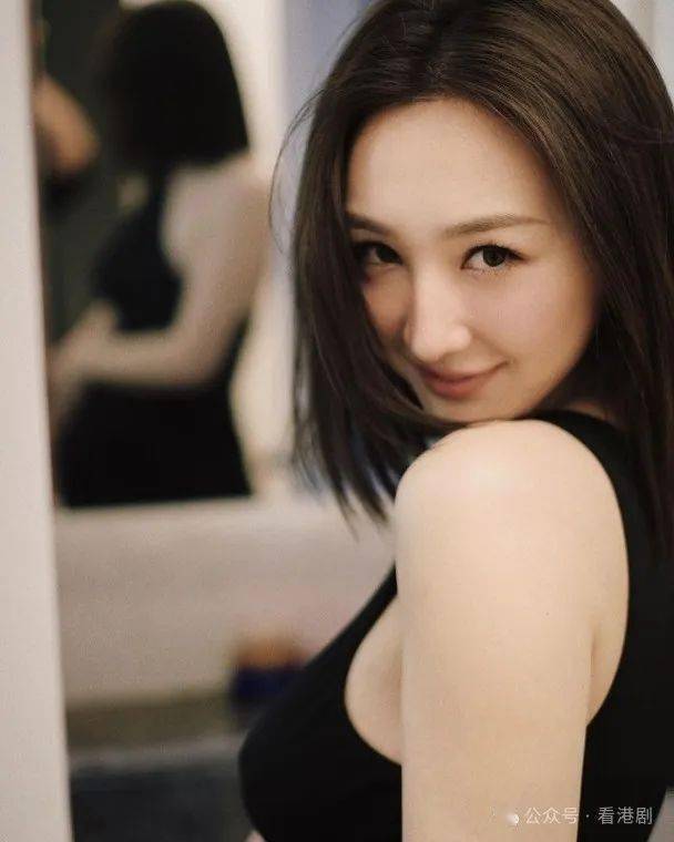 高海宁收性感内衣 粉丝求示范_ling_样子_身段