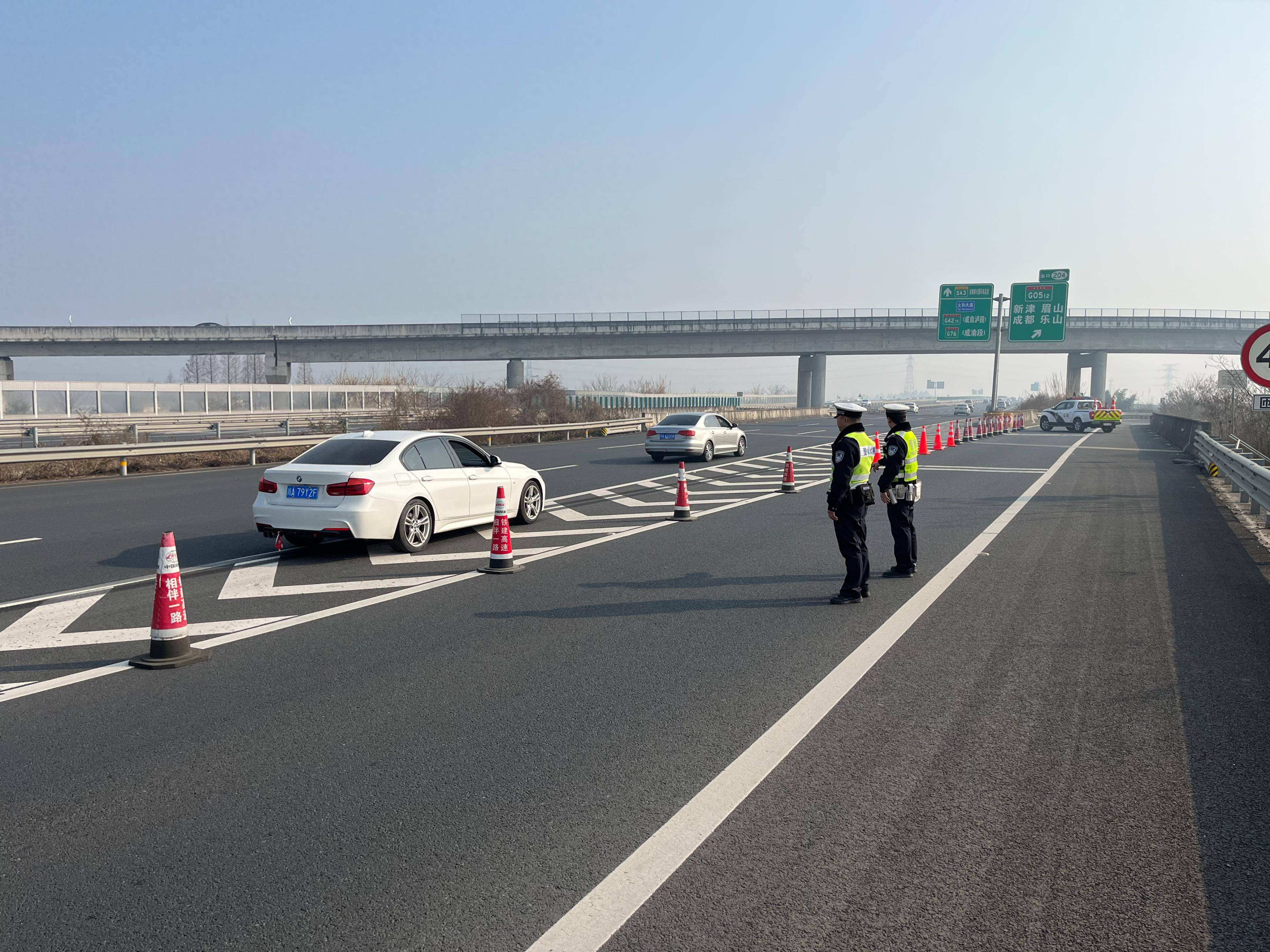 今日實時路況來了成都周邊高速部分路段車多緩行_方向