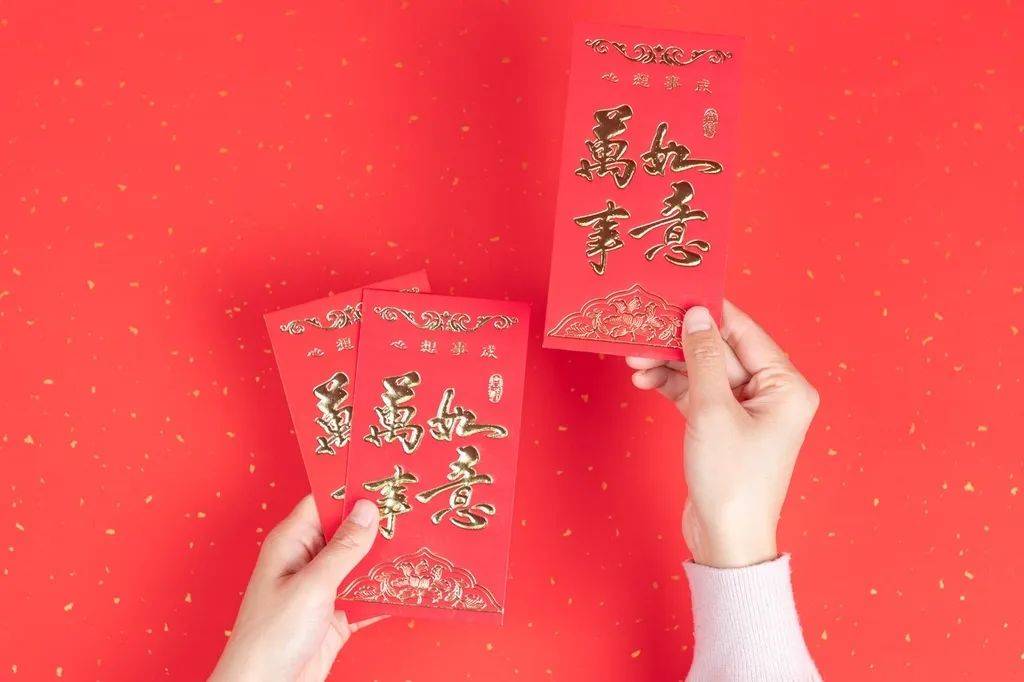 韩国一项调查显示,韩国人过年时平均花费52万韩元(约合人民币2813元)