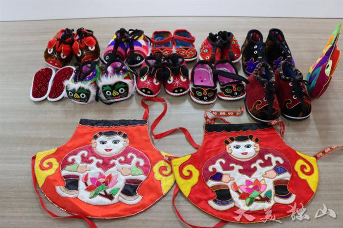 【锦绣中国年】一针一线虎头鞋 欢欢喜喜闹新春_邓姐