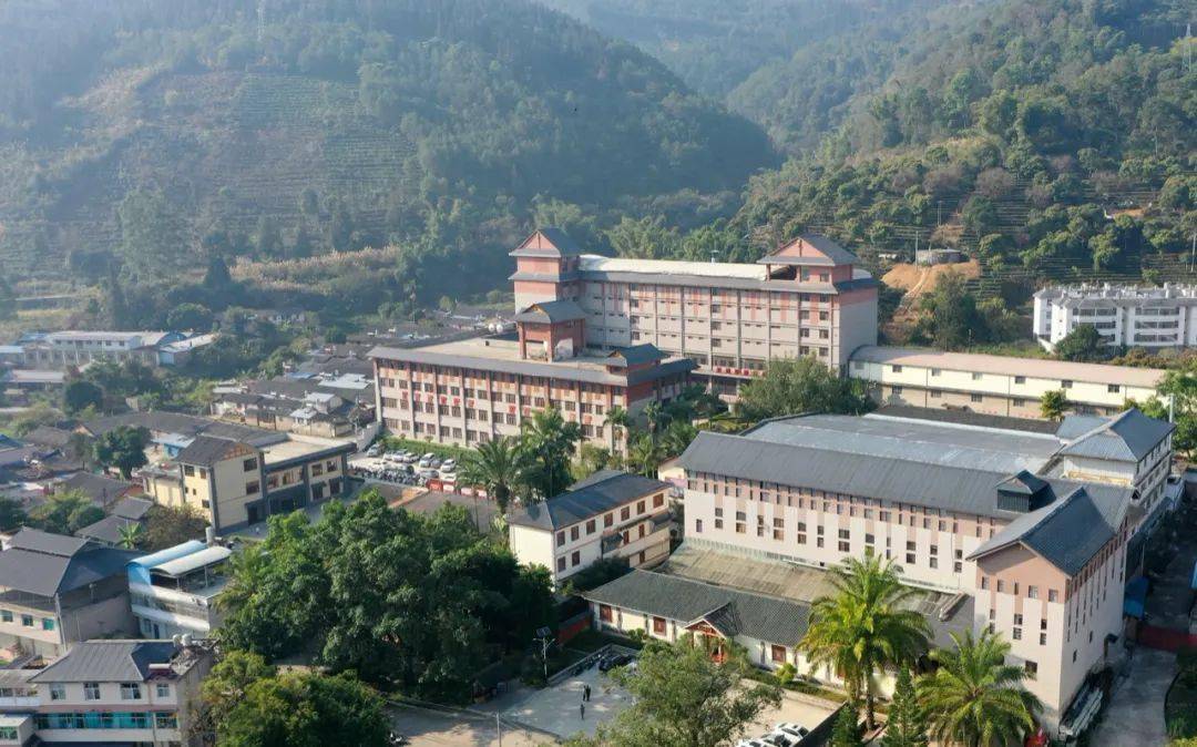 故乡情浓贺新春 丨 澜沧古茶爱心捐赠,助力澜沧县"扩塔"春节传统拜年