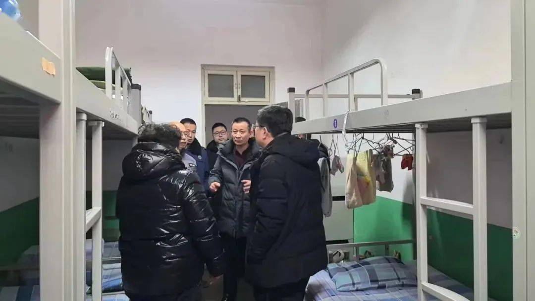 晋中市太谷区教育局领导莅临启航学校进行安全大检查_qihang_middle