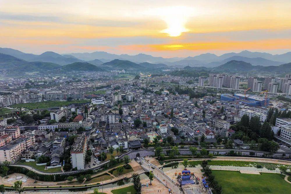 接下来,更热闹!_新登镇