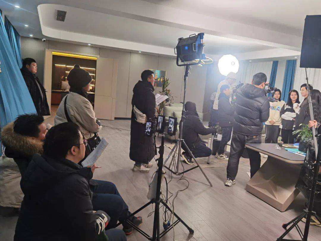 "不能讲逻辑,只求无脑爽",短剧编剧要被逼疯了_顾雯_项目_公司