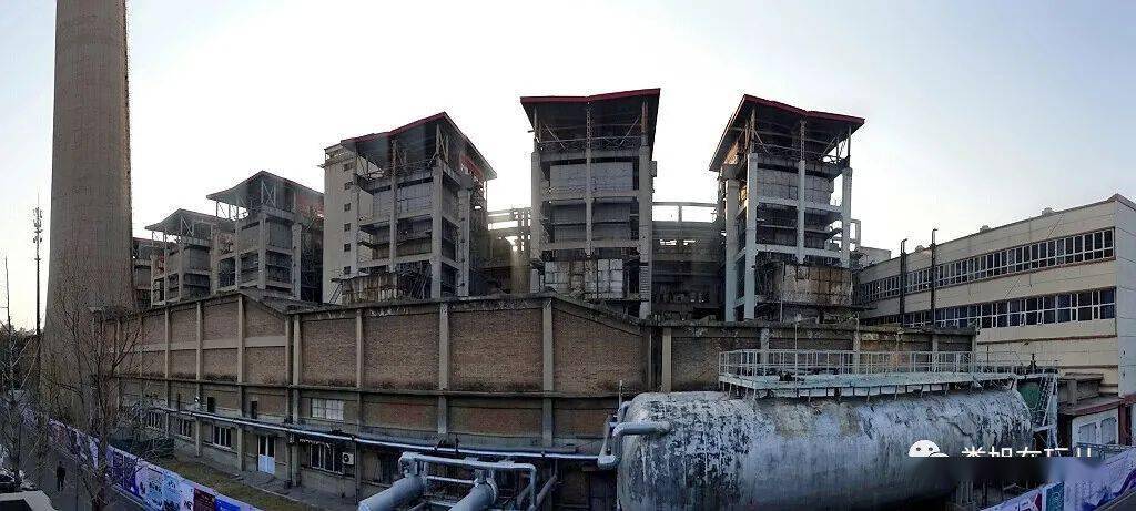 红色大字赫然醒目一进园区扑面而来浓厚的工业气息名叫  天宁1号文化