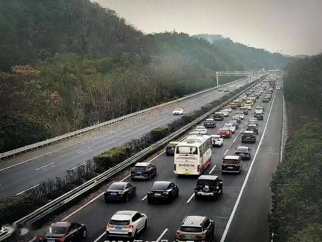 多个高速口关闭,涉及永康这条高速._方向_杭州_车