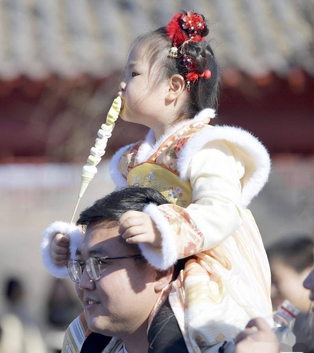 锦绣中国年丨当春节遇上"国潮风"_新华社_山东省_游客