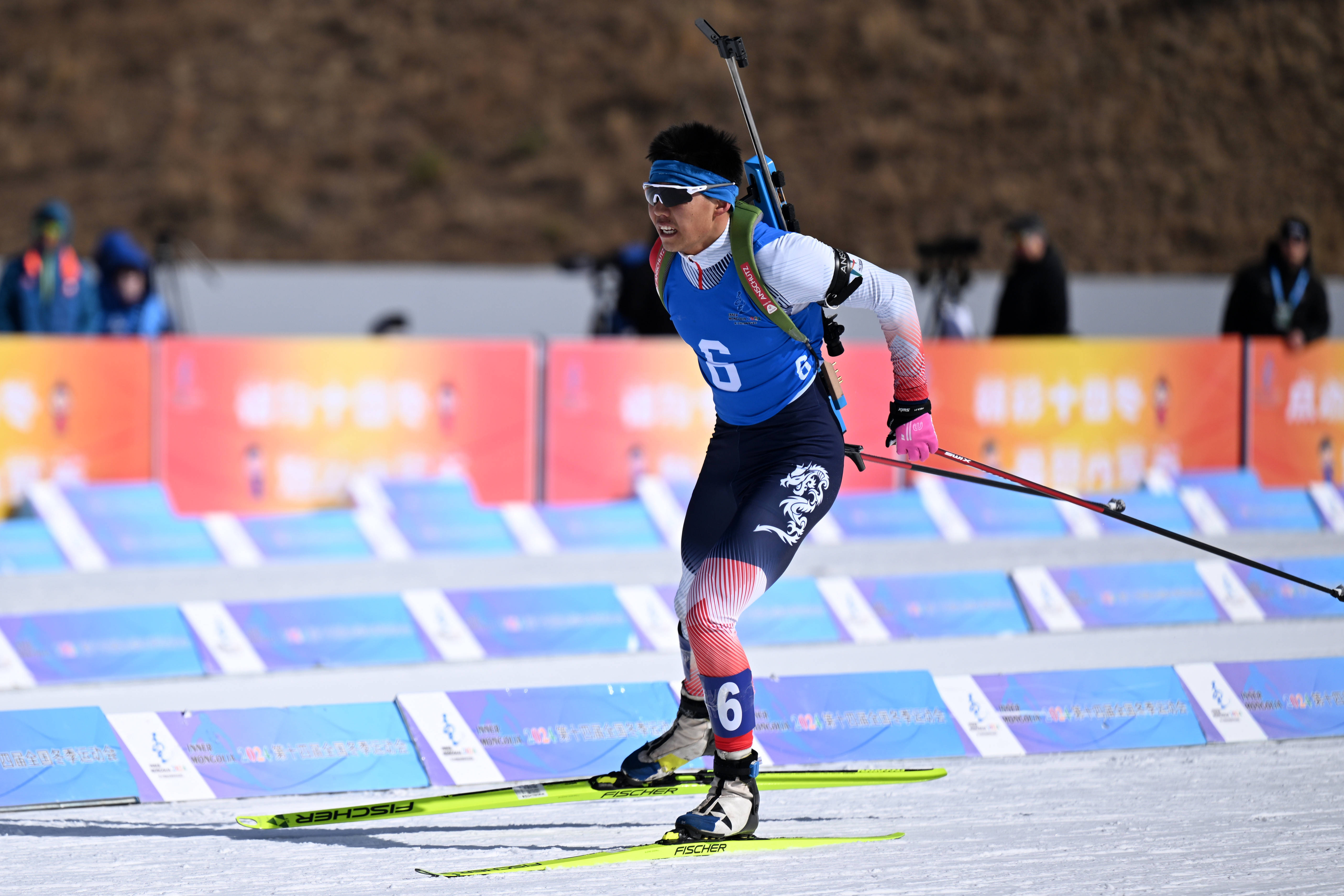 冬季两项——公开组男子12.5公里追逐赛况_内蒙古_选手_比赛