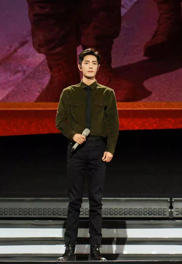 肖战的身高看起来不止183.6吧