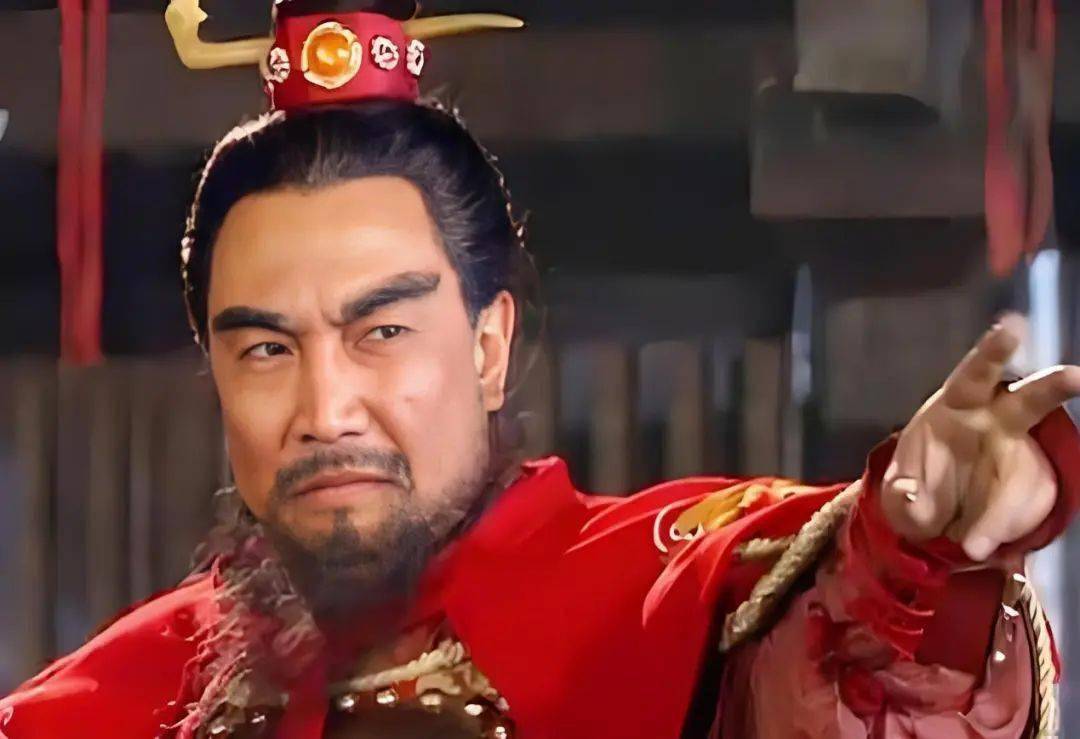 《三国演义》翻拍了很多个版本,尤其以鲍国安饰演曹操的版本最为经典