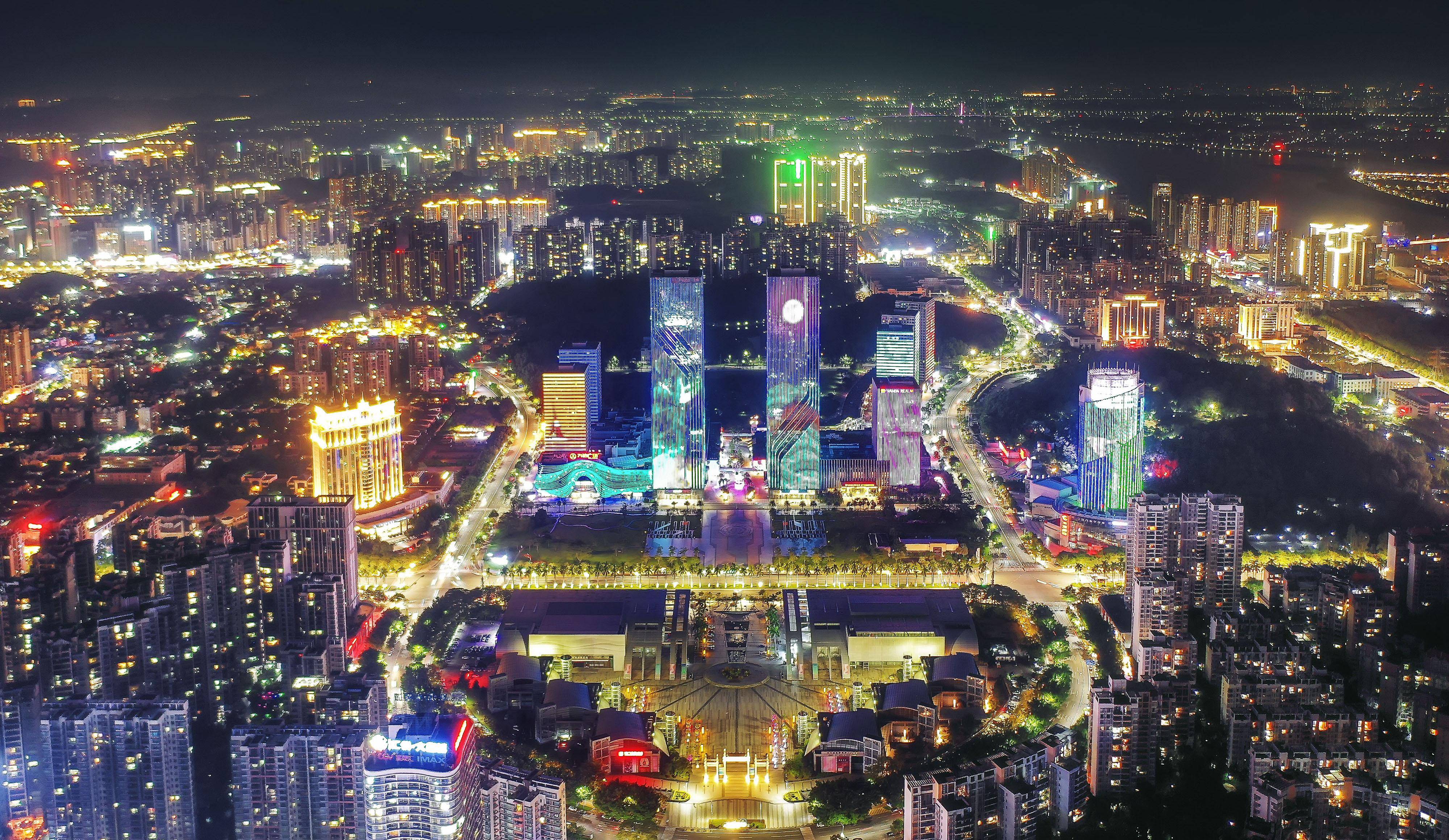 江门市区夜景(2023年9月29日摄,无人机照片)