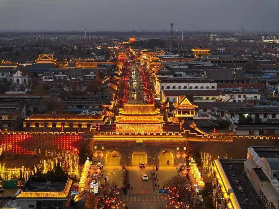 孔子故里曲阜市的明故城城墙,鼓楼,五马祠,半壁街等历史人文景点,以及