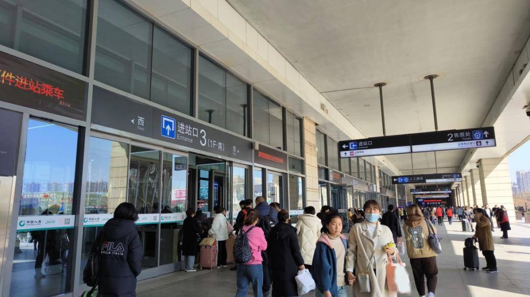 北部至北广场北1,北2出口最后由国铁西安北站北站房进站方案三针对老