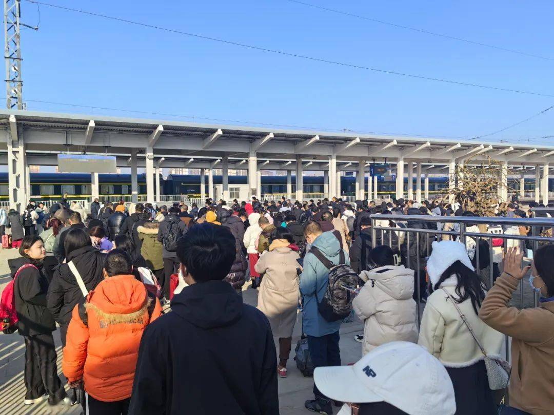 站)8天共计发送旅客44055人次,5个普速站8天(衡水站,深州站,饶阳站