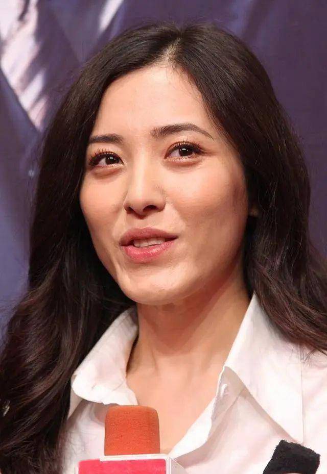 曾黎惊人养生秘诀曝光!一句不可能医生嘴角抽搐,年龄谜底惊人!