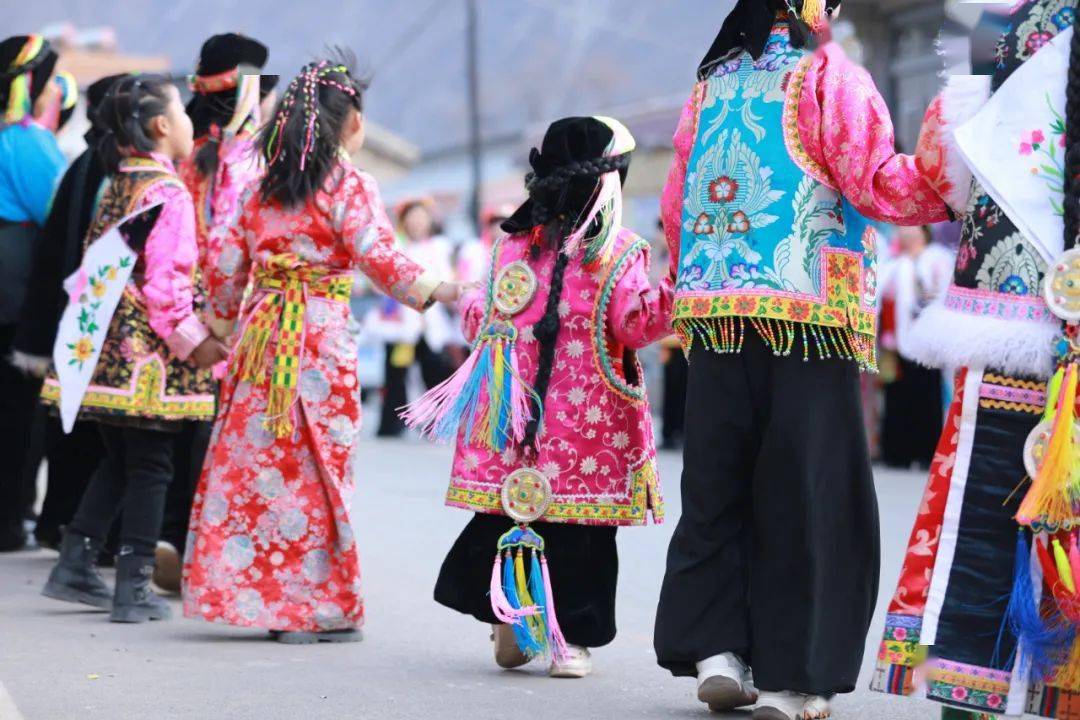 【网络中国节·春节】迭部:罗罗舞舞出幸福年