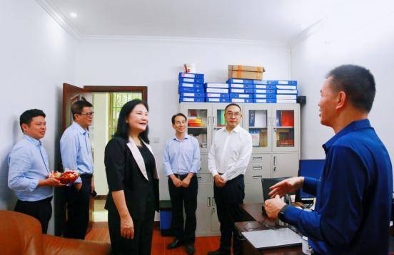 省科协领导节后慰问干部职工_许振凌_祝福_海南