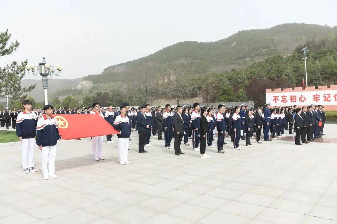 4月28日,團省委在旬邑縣馬欄革命舊址舉行