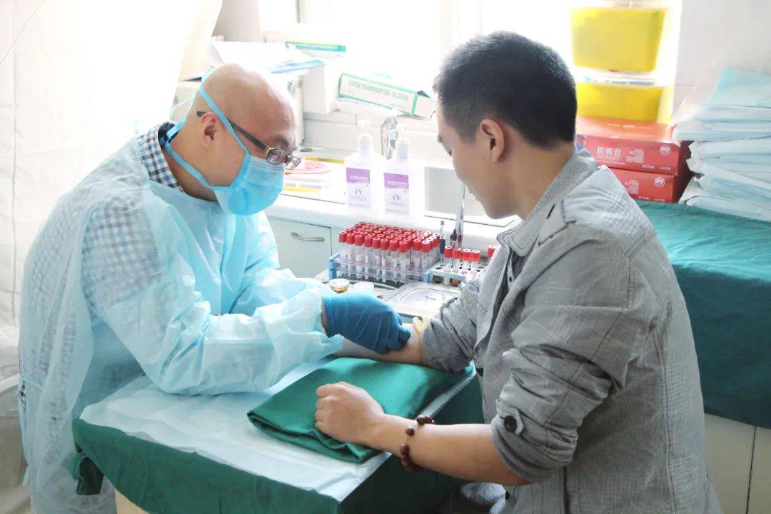 把艾滋病感染者都当做亲人——王光辉_检测_妻子_男孩