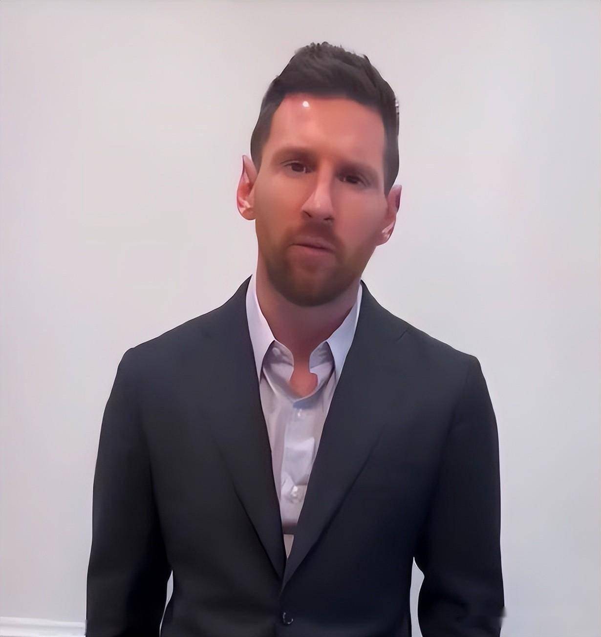 第6,该澄清视频中发型是梅西在巴黎时的发型,与他现在留的发型有出入.