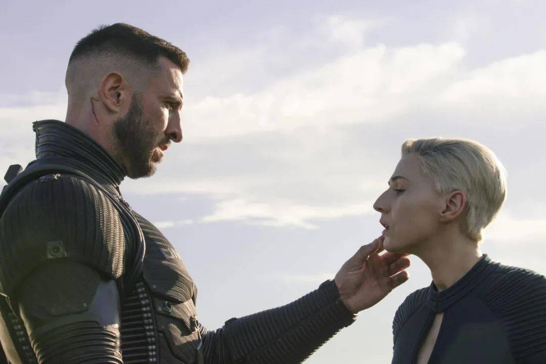 战士来说犹如母亲一般的缔造者——极具前瞻性的天才科学家哈尔西博士