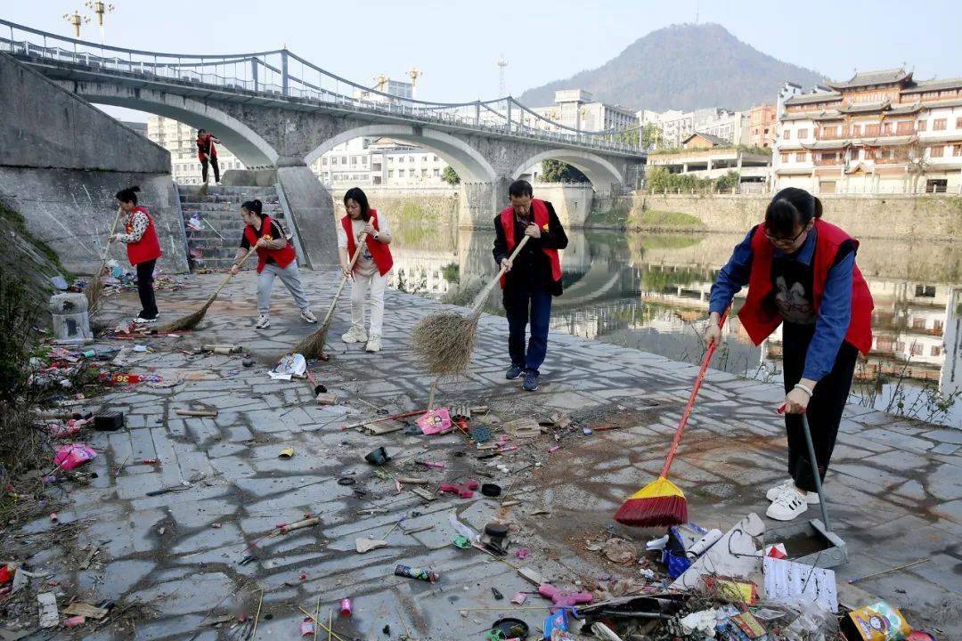 環保淨灘,守護母親河_洪江區_雷鋒_河畔