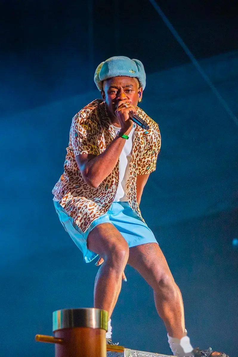 回顾tyler, the creator 的 7 套经典造型_via_virgil_衬衫