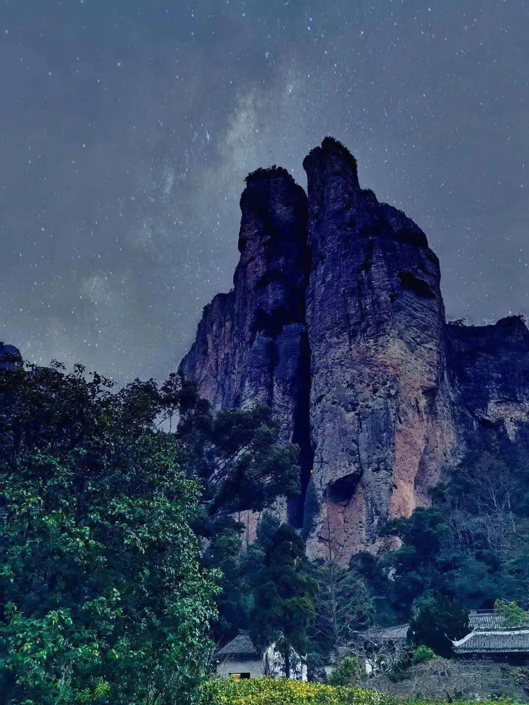 灵峰,大龙湫,灵岩三个景区各景区风光秀美,各有亮点雁荡山有八大景区