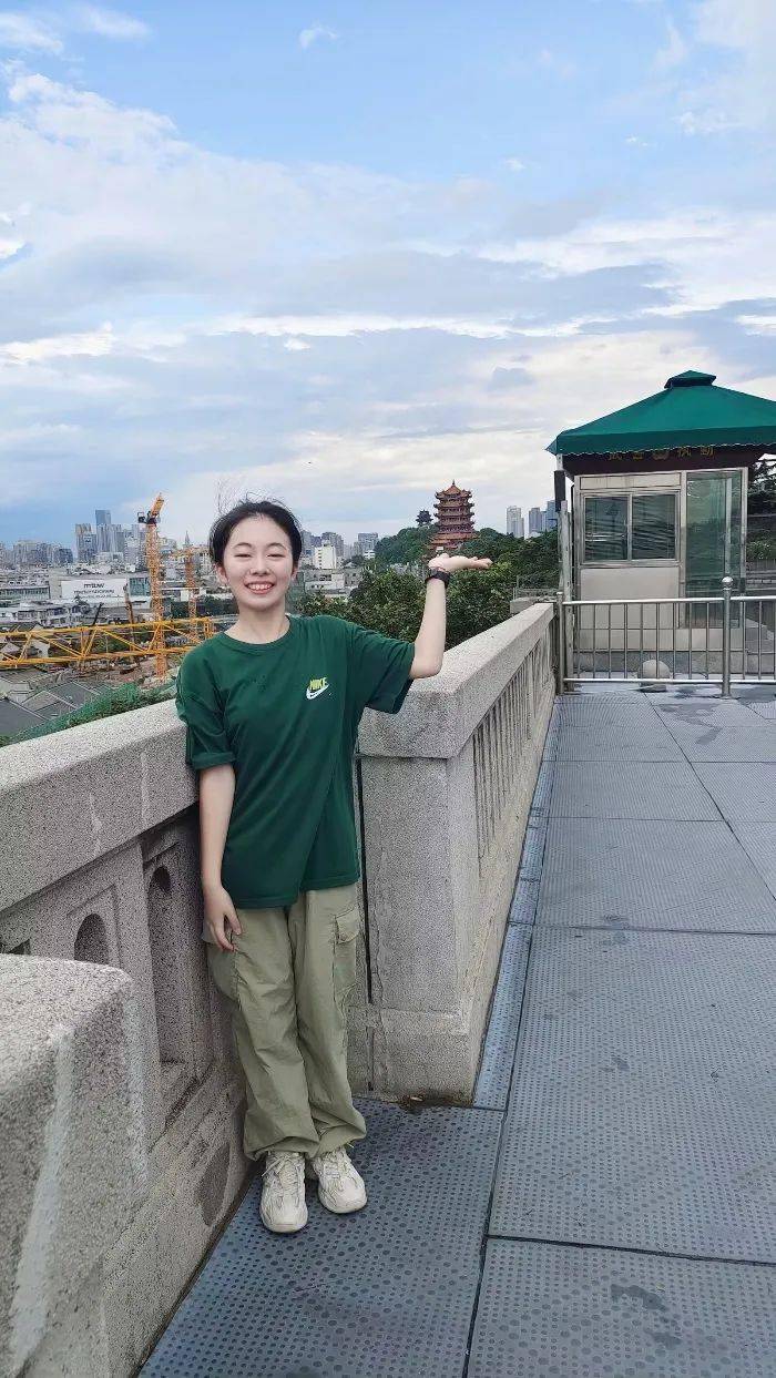 【 我的2023】大连市第二十四中学2023级11班 王莹_梦想_青春_泡泡
