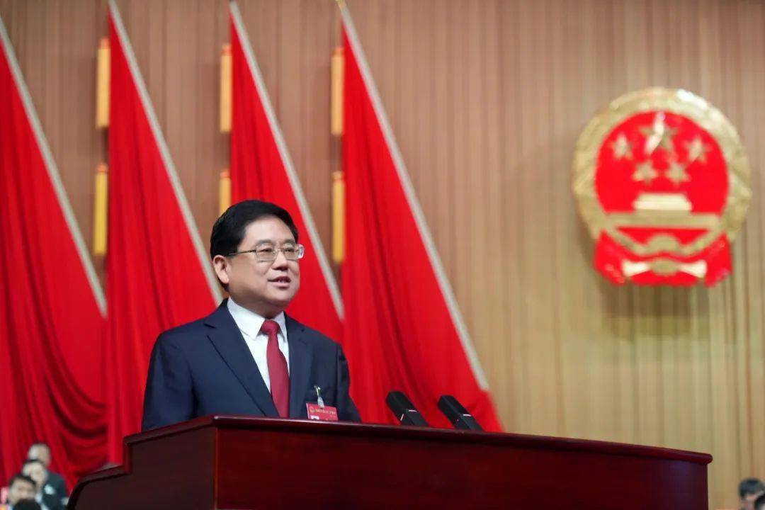 【"两会"专题】信阳市六届人大二次会议隆重开幕_工作_发展_陈志伟