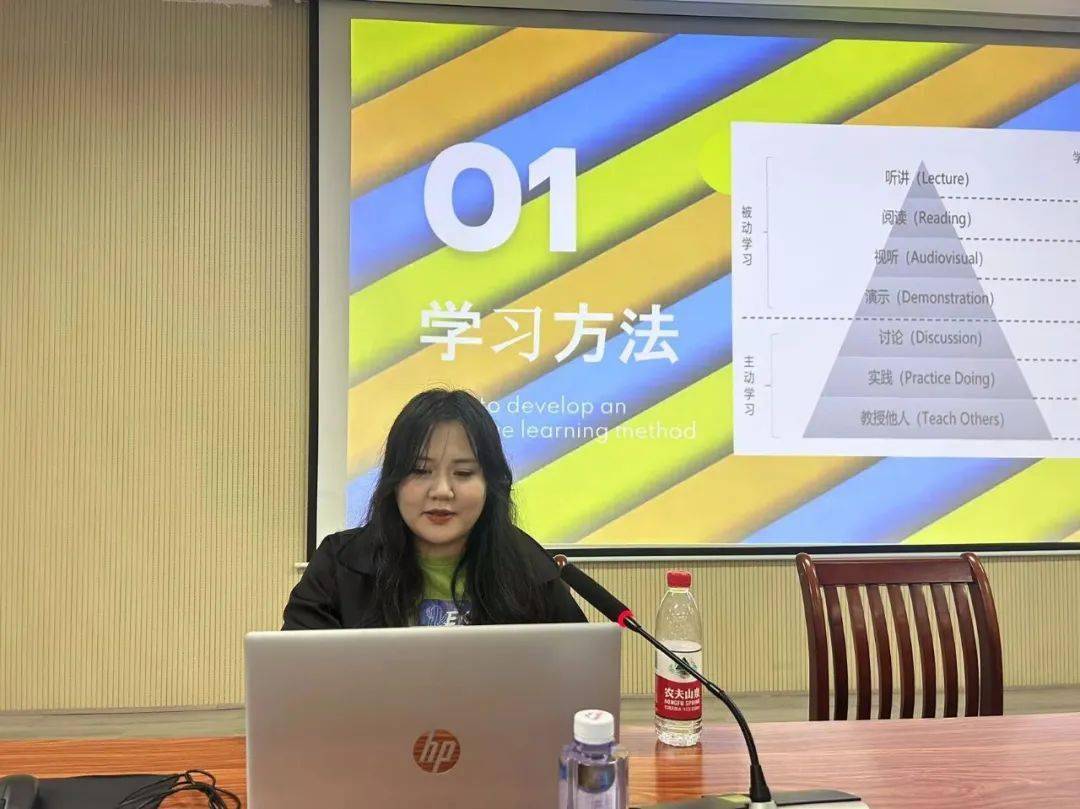 美术学院大二学生吴心儿)发言▲三明九中党总支书记郭立龙致辞▲三元