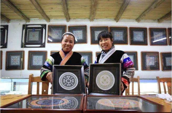 织金苗族蜡染:深沉悠远的沉静之美_织金县_图案_工艺品